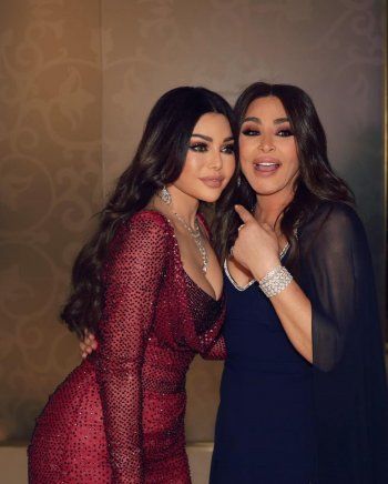 شاهد .. هيفا وهبي تعبر عن حبها لـ إليسا.. وهذه رسالتها