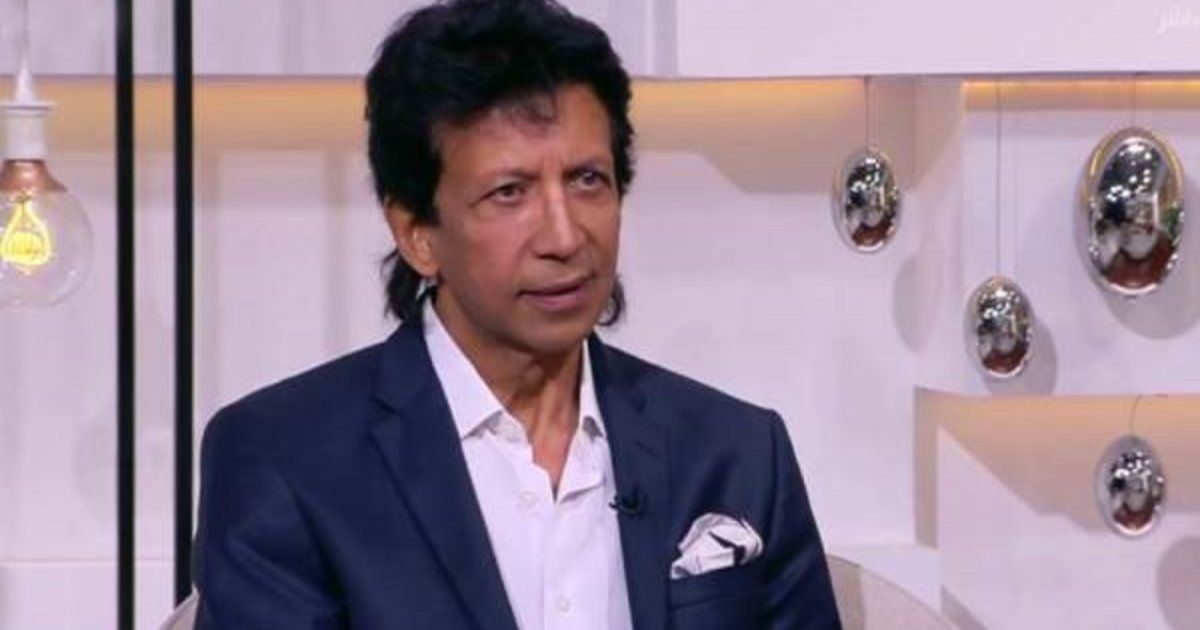 شاهد .. يوسف منصور يفجع بوفاة أقرب الناس إليه