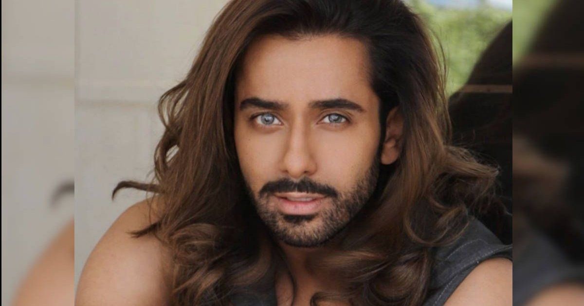 شاهد .. بدر خلف يرقص بأسلوب فاضح ويتساءل: "نتزوج بالسر؟"