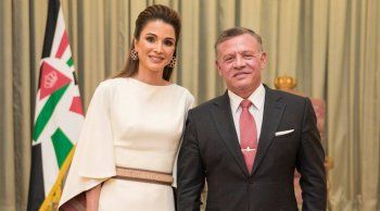 شاهد .. البساطة والرقي عنوانها.. تعرفوا إلى مجموعة مجوهرات الملكة رانيا