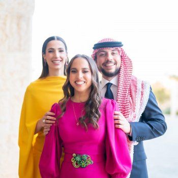 شاهد .. بعد غياب الأميرة سلمى عن حفل حناء شقيقتها الأميرة إيمان.. الأمير حسين يرد