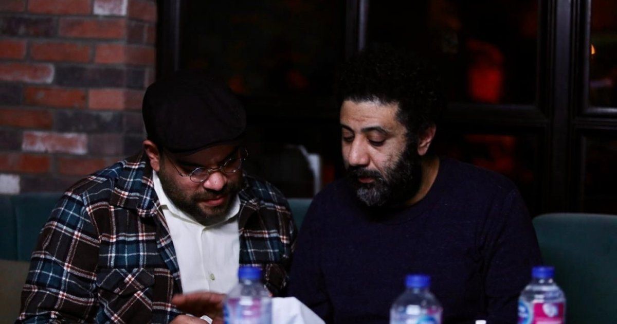 شاهد .. محمد عبد الرحمن يطل من كواليس مسلسل "كشف مستعجل"- بالصور