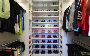 شاهد .. جولة في خزانة كلوي كارداشيان.. فيها أحذية وحقائب بآلاف الدولارات - بالصور