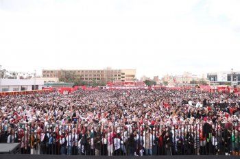 شاهد .. بالفيديو- تدافع وفوضى في حفل أحمد سعد