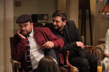 شاهد .. محمد عبد الرحمن يطل من كواليس مسلسل "كشف مستعجل"- بالصور