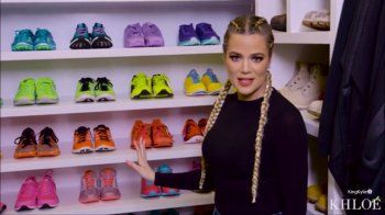 شاهد .. جولة في خزانة كلوي كارداشيان.. فيها أحذية وحقائب بآلاف الدولارات - بالصور