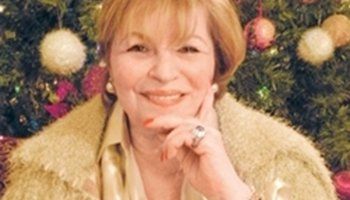 شاهد .. غلاديس تابت ملكة جمال لبنان 1960 ... صورة نادرة لها في عمر الشيخوخة وجمالها حديث الجمهور