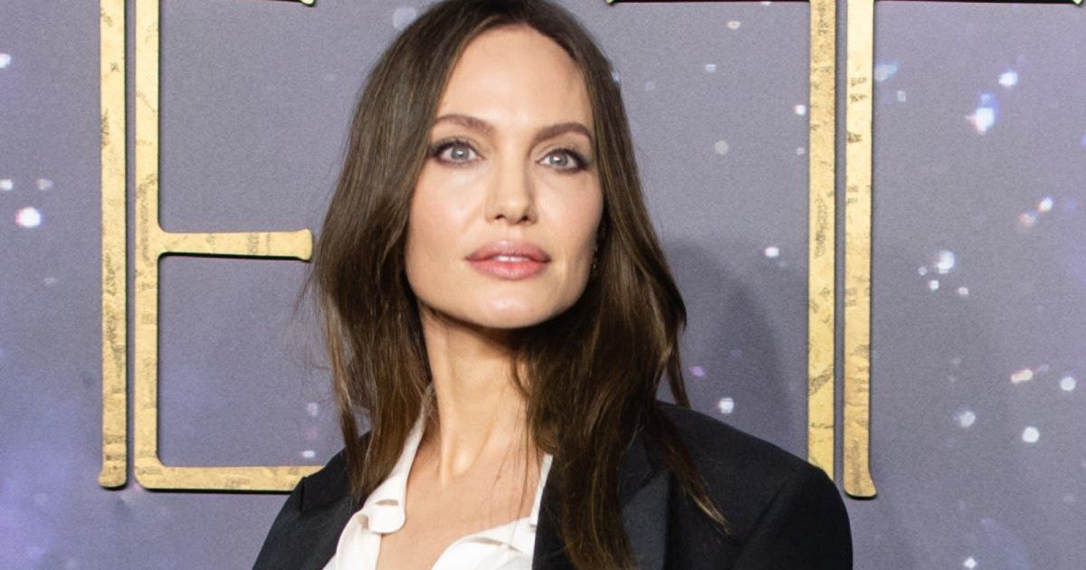 شاهد .. أنجلينا جولي تطلق علامتها في عالم الأزياء