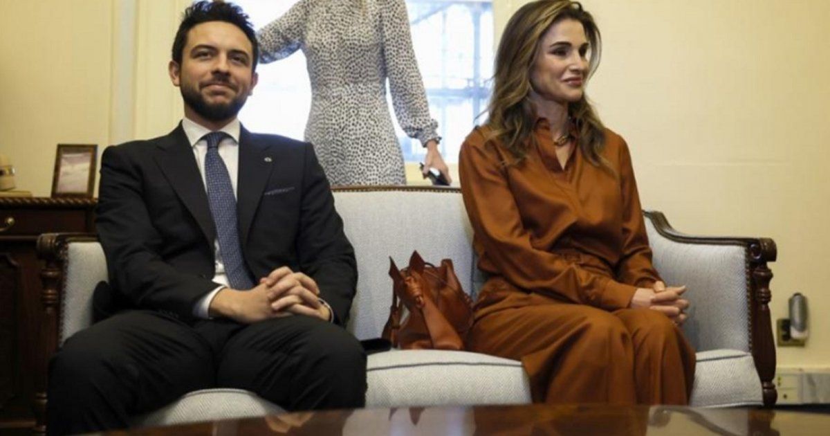 شاهد .. الملكة رانيا تنشر صور نادرة لإبنها الأمير الحسين قبل زفافه