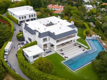 شاهد .. بالصور - وأخيرا إشترى بن أفليك وجنيفر لوبيز منزلًا بعد عامين من البحث وهذا سعره