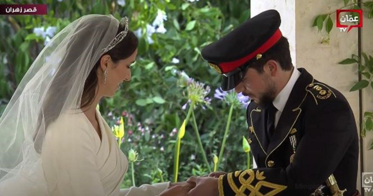 شاهد .. بالصورة- الظهور الأول لولي العهد الأمير الحسين بن عبدالله الثاني من حفل زفافه