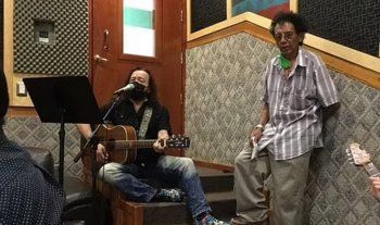 شاهد .. وفاة الملحن العالمي آدم لوبيز دافيلا بعد معاناة مع مرض السرطان