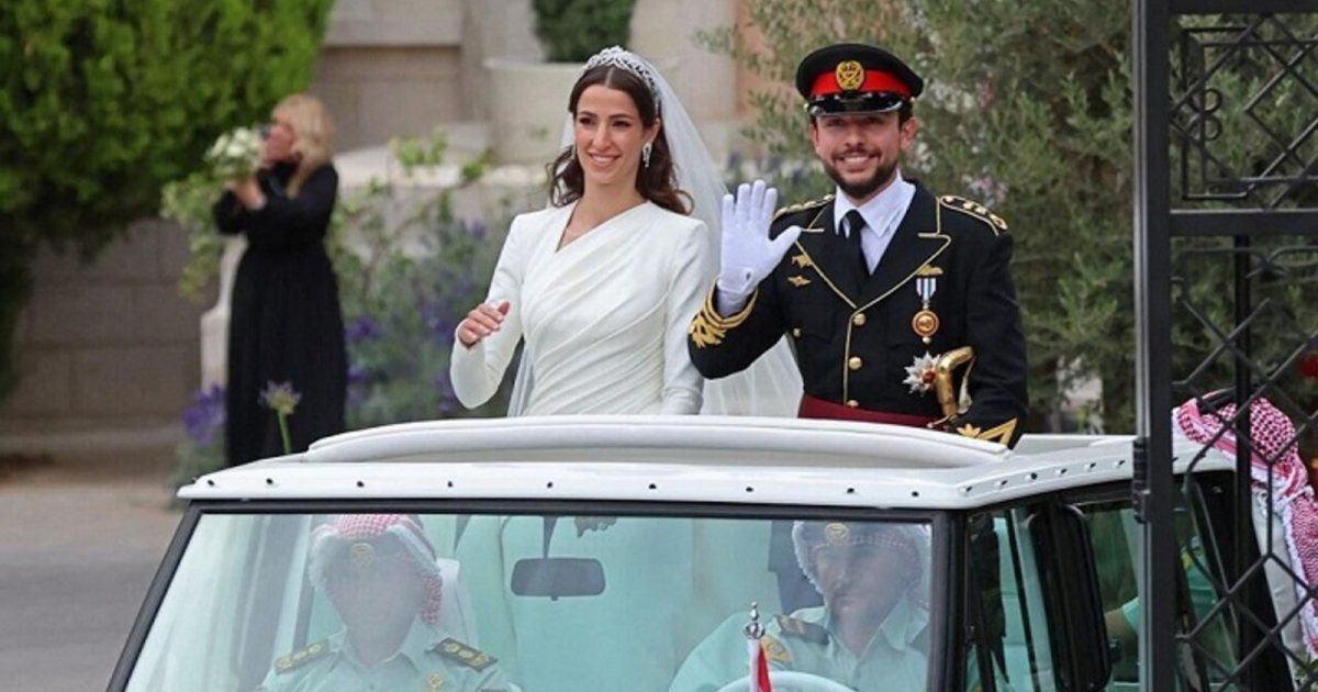 شاهد .. الطفل زين دقة يهدي الأمير الحسين أغنية "ولي عهد" بمناسبة زفافه