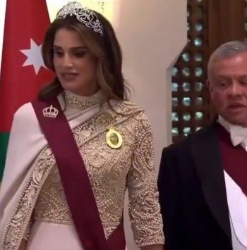 شاهد .. بالصور - إليكم أجمل الإطلالات في حفل زفاف ولي العهد الأمير الحسين