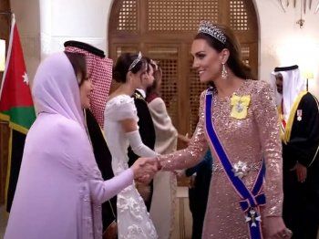 شاهد .. بالصور - إليكم أجمل الإطلالات في حفل زفاف ولي العهد الأمير الحسين