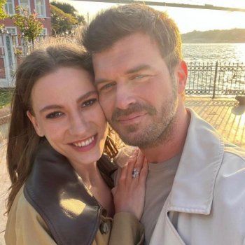 شاهد .. كيفانش تاتليتوغ يحتفل بنهاية مسلسل "العائلة"