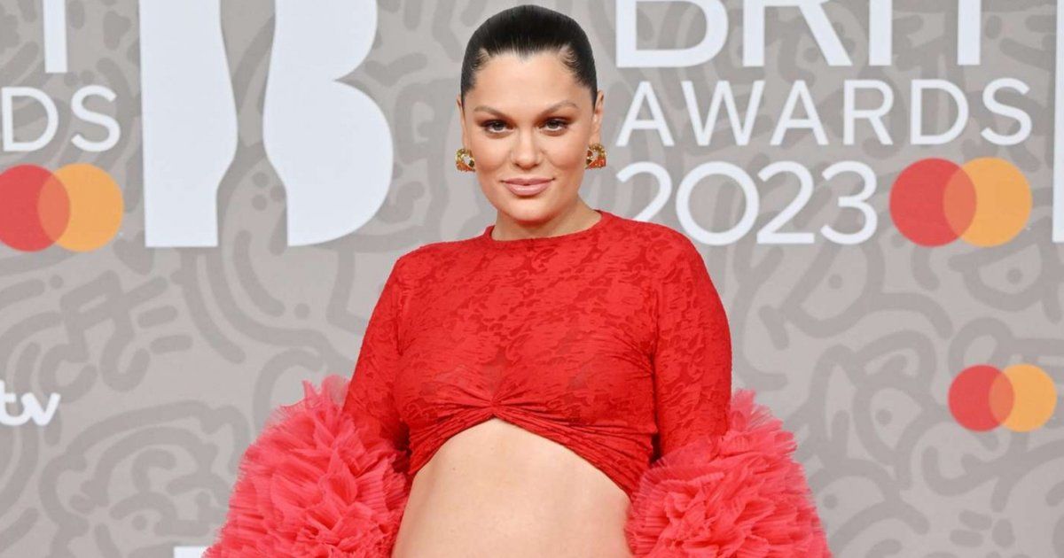 شاهد .. جيسي جاي تقول إن الولادة لم تكن كما خططت ولكن لا يزال كل ما تريده