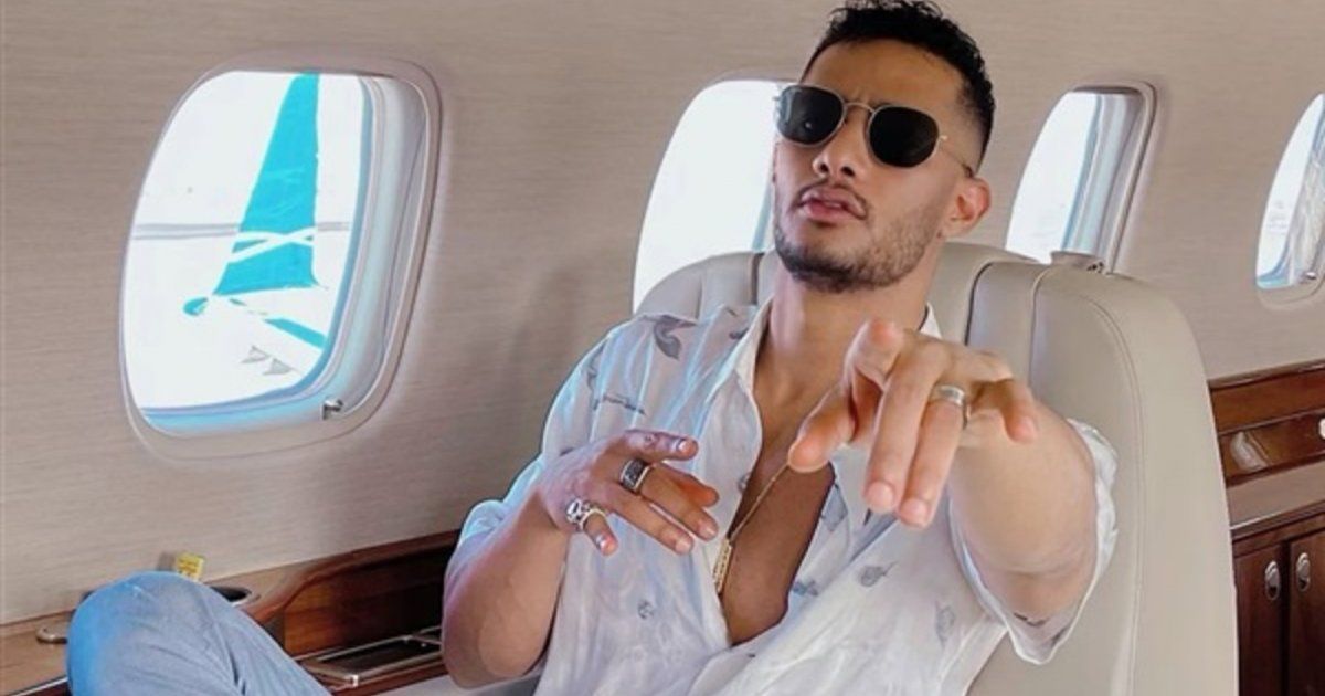 شاهد .. محمد رمضان يتغنّى بتحقيق رقم قياسي جديد