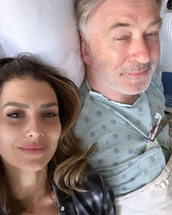 شاهد .. بعد معاناته من آلام شديدة في الورك .. أليك بالدوين يخضع لعملية جراحية