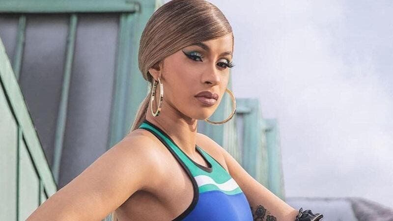 شاهد .. كاردي بي تُحدث ضجة بحديثها..هل تتمنى العودة الى حياتها قبل الشهرة؟