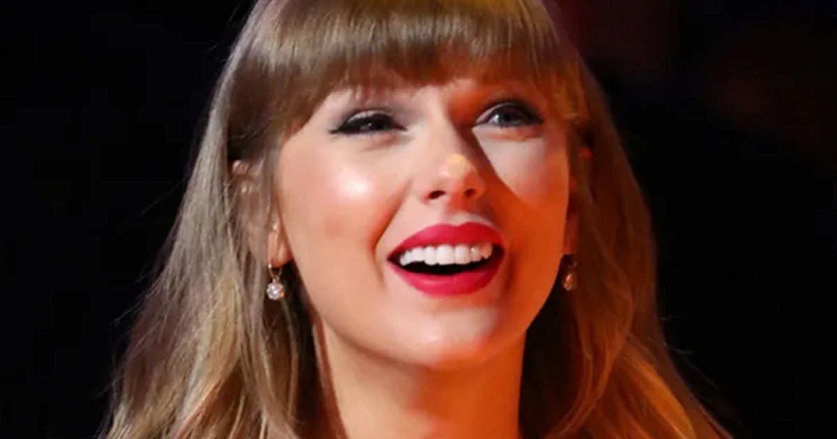 شاهد .. جمهور تايلور سويفت يرتدي حفاظات في حفلها..والسبب مفاجئ