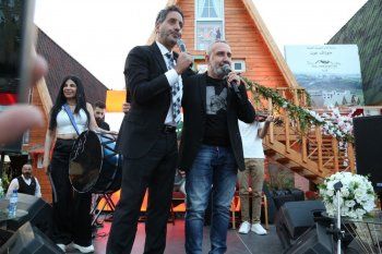 شاهد .. أمير يزبك أغنية جديدة وتكريم وافتتاح " المنفى فيلاج "