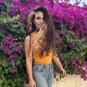 شاهد .. بالصور- صبا مبارك تسحر المتابعين بجمالها وبإطلالتها المميزة