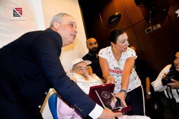 شاهد .. تامر عبد المنعم يكرم حسن يوسف نائبا عن الدكتورة نيڤين الكيلاني وزيرة الثقافة