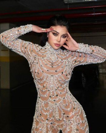 شاهد .. بالصور- هيفا وهبي تتألق بإطلالة تحبس الأنفاس