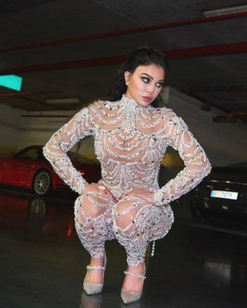 شاهد .. بالصور- هيفا وهبي تتألق بإطلالة تحبس الأنفاس