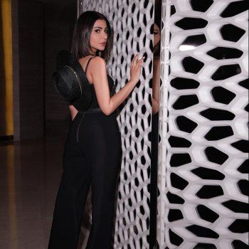 شاهد .. بالصور- مهيرة عبد العزيز بإطلالة جذابة