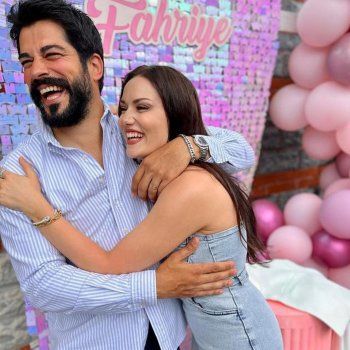 شاهد .. هكذا إحتفل بوراك أوزجيفيت بعيد ميلاد فهرية أفجان.. فكم بلغ عمرها؟