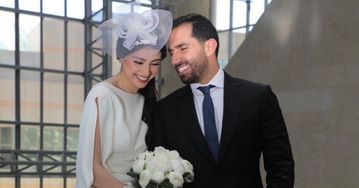 شاهد .. ماريتا الحلاني تدخل القفص الذهبي بإطلالة ناعمة .. وفيديو من مراسم زواجهما المدني