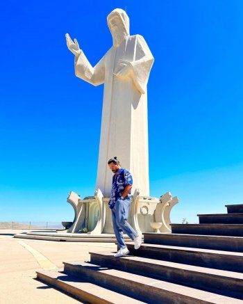 شاهد .. بالصورة - وسام حنا يزور مار شربل وهذا ما يطلبه