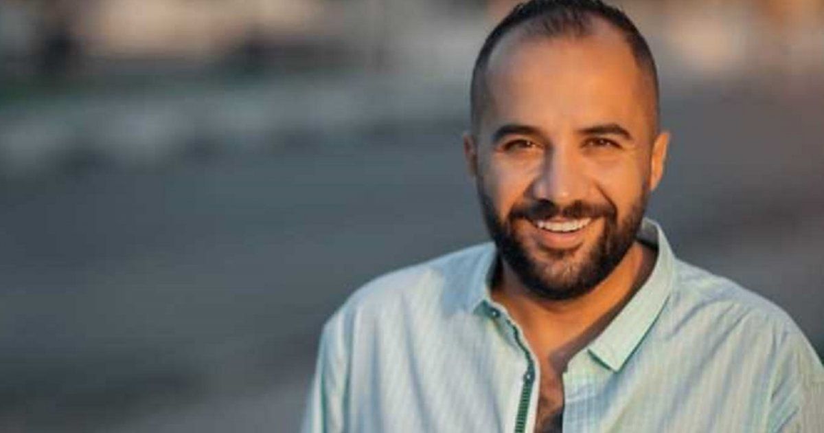 شاهد .. بالفيديو-علي الألفي يطرح أحدث أعماله بعنوان "ماتلزمنيش"