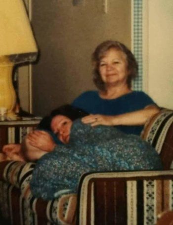 شاهد .. شادية برفقة شقيقتها عفاف شاكر في صورة نادرة بأميركا