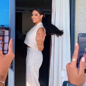 شاهد .. بالصور- بإطلالة مميزة وأنيقة.. نسرين أمين تتألق وتخطف الأنظار