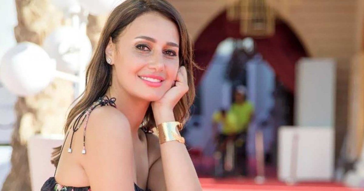 شاهد .. حلا شيحة تتوسط أشرف زكي للعودة إلى التمثيل.. فكيف رد؟