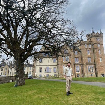 شاهد .. أمير المصري يوضح حقيقة ارتباطه بـ أسماء جلال