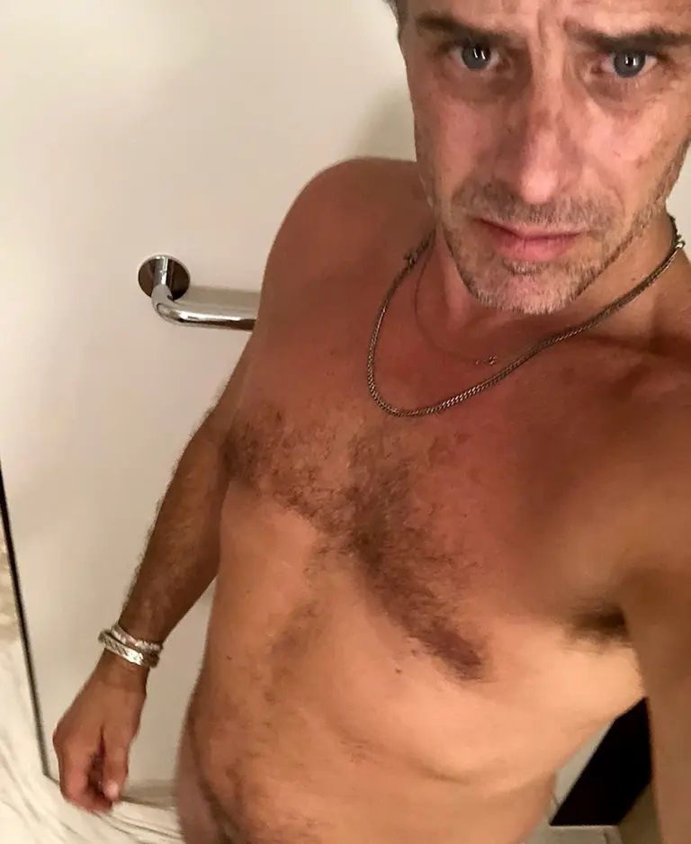 اتفرج – تسريب مجموعة جديدة من الصور الفاضحة لنجل الرئيس الأمريكي