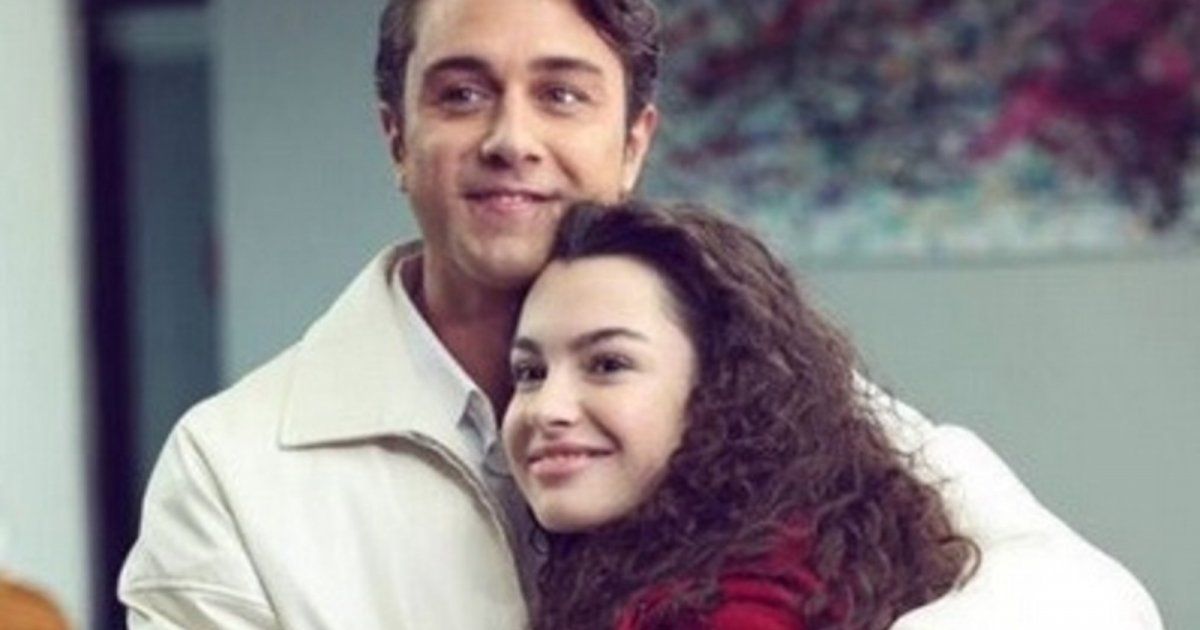 شاهد .. بطل "إخوتي" يفوز بهذه الجائزة