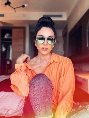 شاهد .. بالصورة - ساشا دحدوح تتألق بإطلالة كاجول من إسطنبول