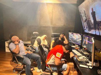 شاهد .. تامر حسني يسمح لفريق عمله بالنوم 5 دقائق فقط في الـ 48 ساعة والسبب؟