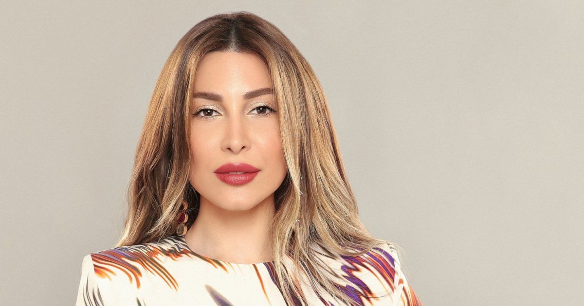 شاهد .. بالصور- يارا تتألق بفستان يحبس الأنفاس