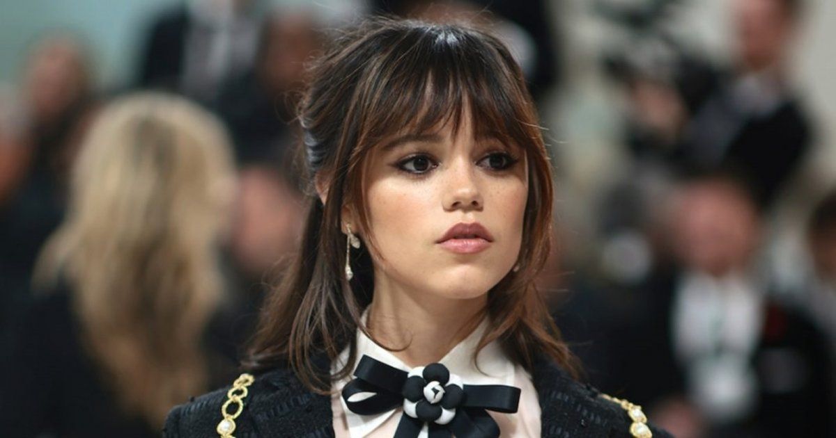 شاهد .. جينا أورتيجا تنهار بكاءاً مباشرة على الهواء.. وتتحدث عن تأثير السوشيال ميديا عليها