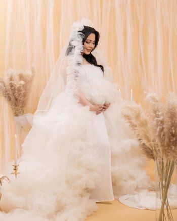 شاهد .. ظهور مفاجئ لـ ديانا كرزون بفستان الزفاف مع اقتراب موعد الولادة