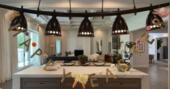 شاهد .. جولة في قصر كايلي جينر الخيالي... أشبه بمدينة خاصة بها - بالصور