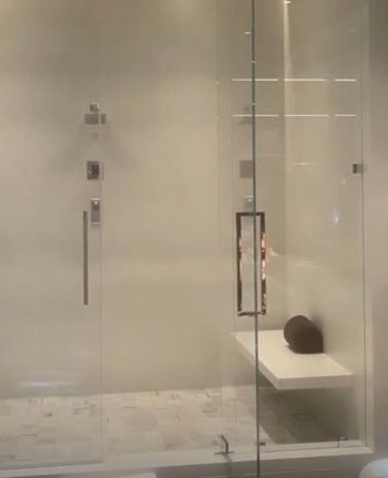 شاهد .. جولة في قصر كايلي جينر الخيالي... أشبه بمدينة خاصة بها - بالصور