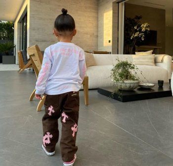 شاهد .. جولة في قصر كايلي جينر الخيالي... أشبه بمدينة خاصة بها - بالصور