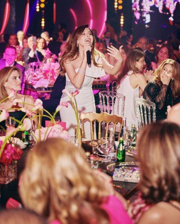 شاهد .. نانسي عجرم تلتقي بأبطال الأمل في عمان بحضور الملكة رانيا والأميرة غيداء طلال